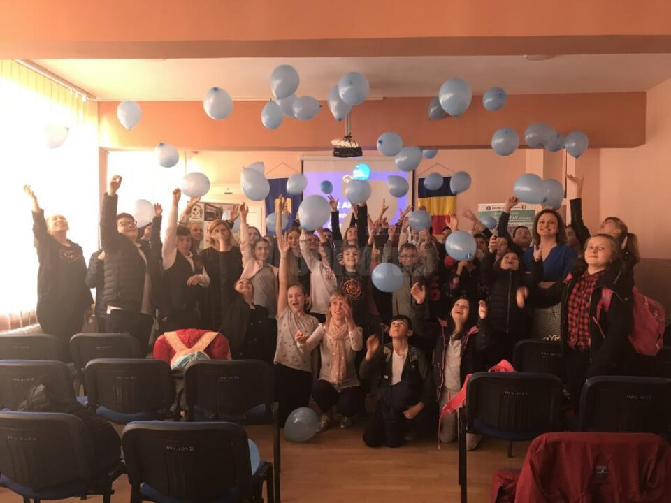 Ziua Internațională de Conștientizare a Autismului, marcată la Școala „Miron Costin” Suceava Ziua Internațională de Conștientizare a Autismului, marcată la Școala „Miron Costin” Suceava