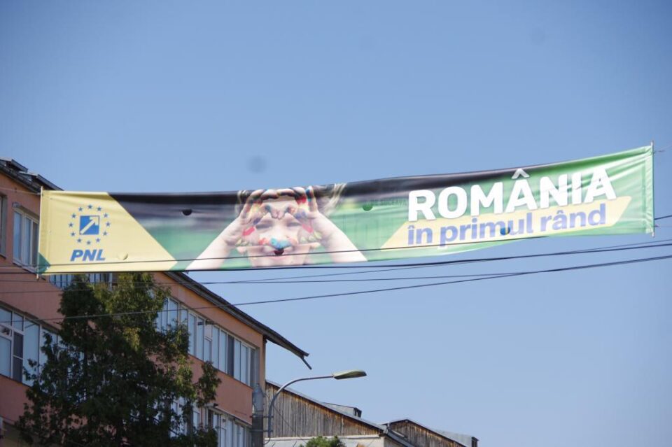 Orașul Suceava s-a umplut de bannere electorale