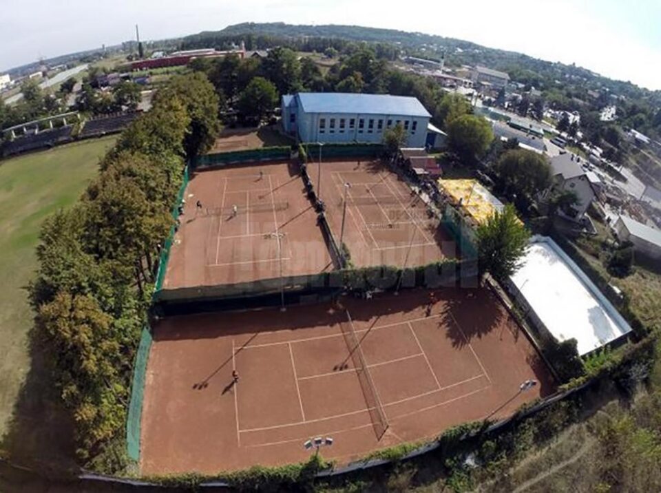 O nouă ediție a Cupei Monitorul la tenis de câmp se pregătește de start