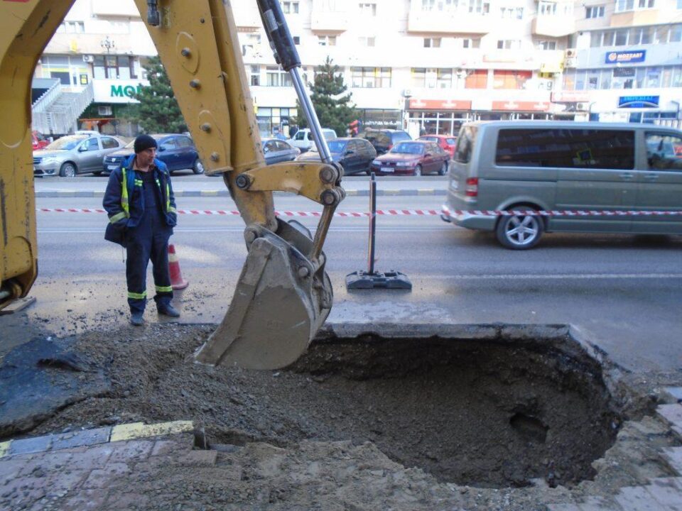 Cartierul George Enescu a rămas fără apă după o nouă avarie FOTO suceava-smartpress.ro