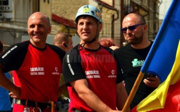 În masivele Călimani, Giumalău, Suhard și Bistriței sunt omologate 17 trasee turistice