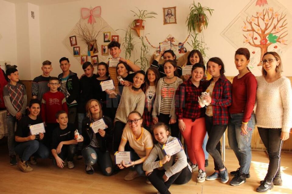 Elevi câmpulungeni, alături de copii cu dizabilități, în cadrul proiectului „4/4 pentru prieteni”
