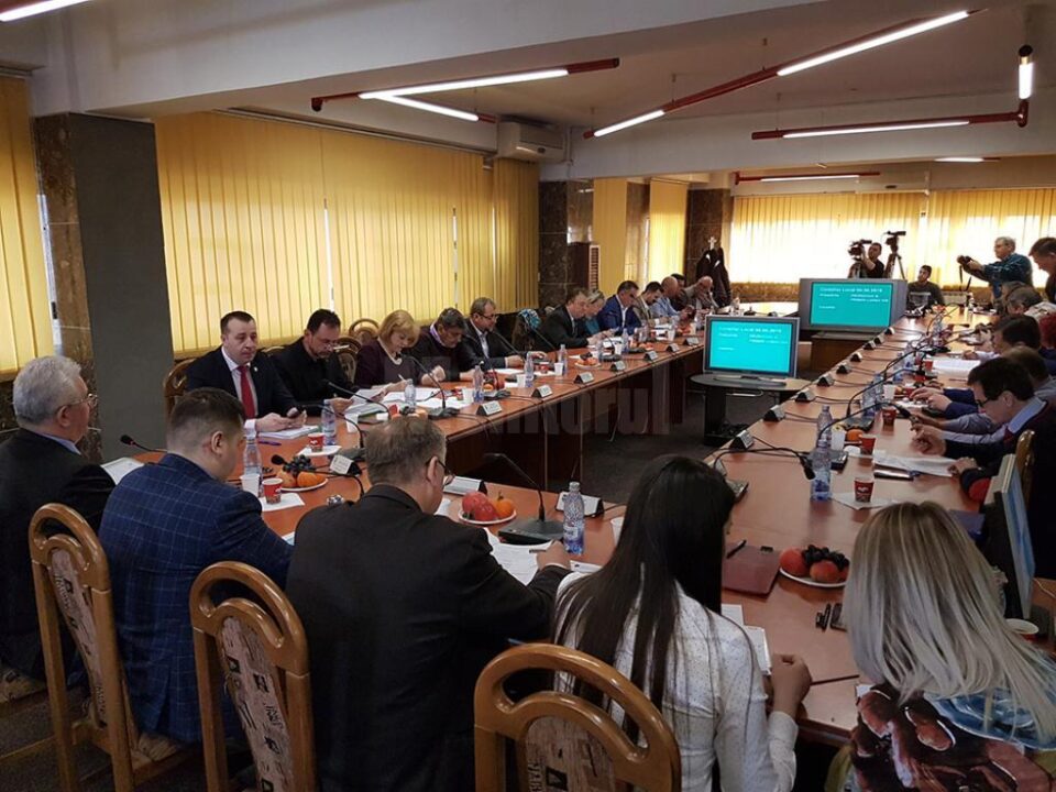 Bugetul Sucevei pe 2019 a fost aprobat cu 15 voturi pentru și 8 abțineri, într-o ședință extraordinară