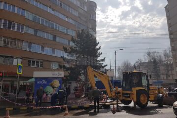 Cartierul George Enescu a rămas joi fără apă potabilă după o nouă avarie în zona blocului Curcubeul