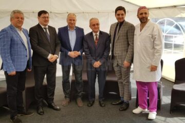 Doctorii Florin Birsășteanu, Tiberius Brădățan, Rolf Dammrau, acad. Radu Deac, dr. Horațiu Coman si Mihai Crețeanu Jr.