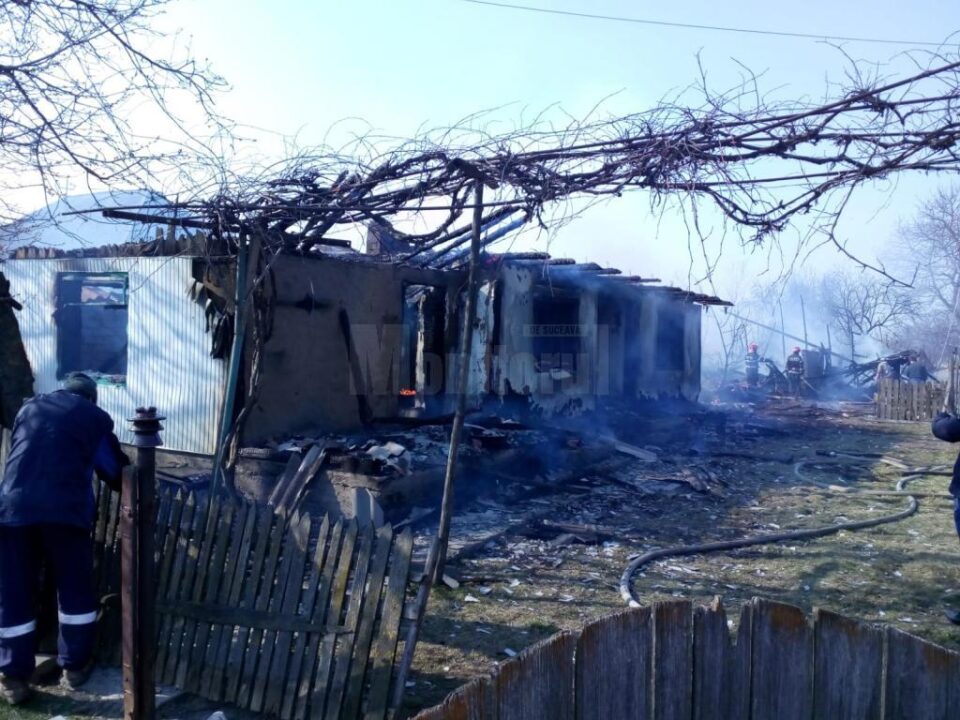 Două gospodării au fost afectate de un puternic incendiu la Boroaia