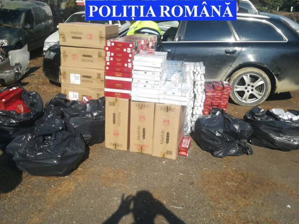 Aproape 12.000 de pachete de țigări erau transportate în autoturismul Audi