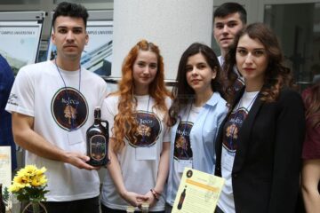 Berea fără gluten, lichiorul din păpădie sau jeleurile cu ardei, printre rețetele propuse de studenții USV