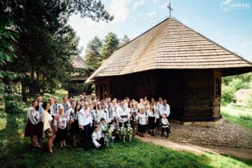Doi tineri suceveni au renunțat la joburi și la viața din Capitală și au plecat să cutreiere lumea