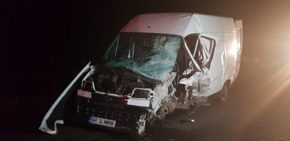 Microbuzul care a intrat pe contrasens. Foto: radiotimisoara.ro