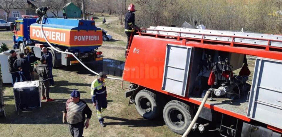 O familie din Iaslovăț are nevoie de ajutor, după ce și-a pierdut gospodăria într-un incendiu