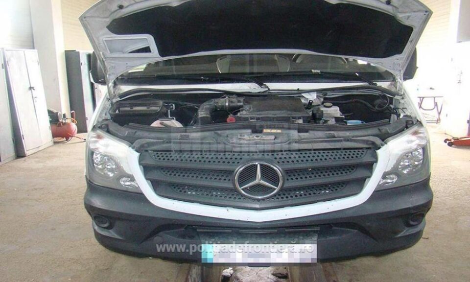 Mercedesul Benz căutat de autoritățile franceze