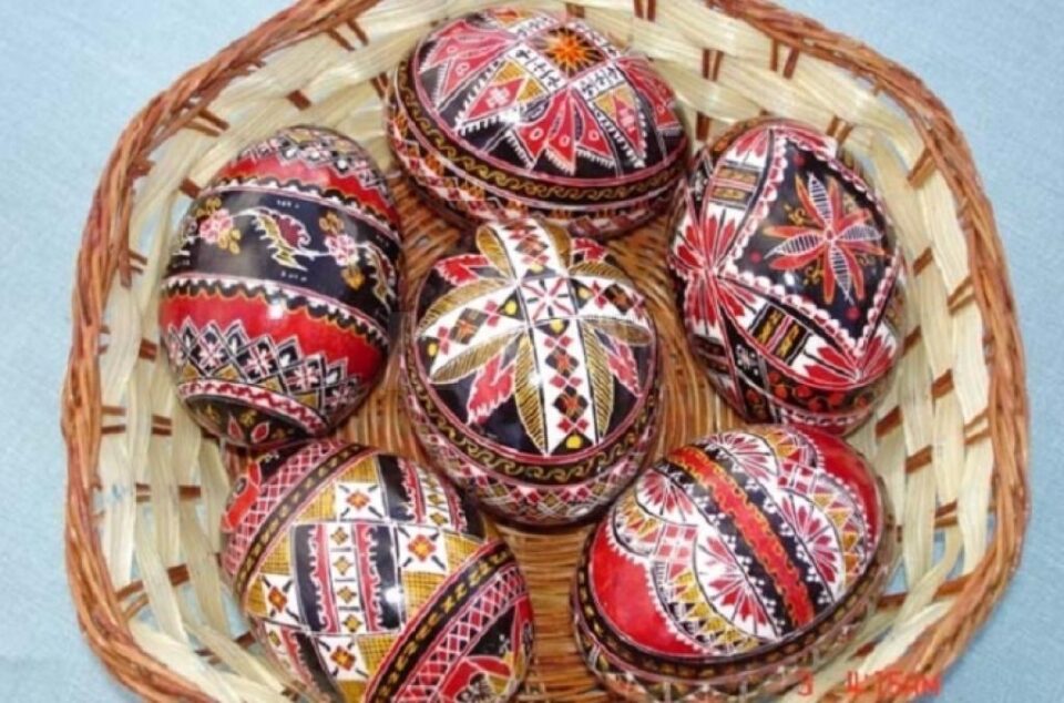 Festivalul Național al Ouălor Încondeiate, la Ciocănești Festivalul Național al Ouălor Încondeiate, la Ciocănești