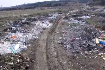 Groapa ilegală de gunoi de la Șcheia