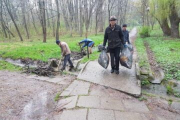 Actiune de ecologizare a Parcului Sipote, inițiată de Ocolul Silvic Pătrăuți