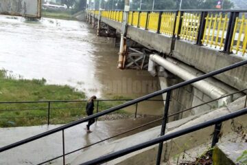 Cușnir atrage atenția că pasajul este construit într-o zonă inundabilă
