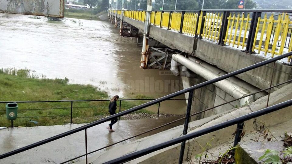 Cușnir atrage atenția că pasajul este construit într-o zonă inundabilă