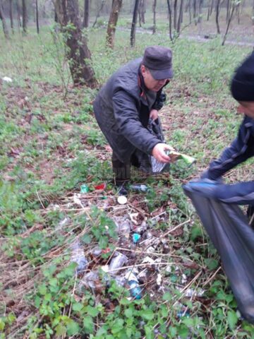 Acțiune de ecologizare a Parcului Șipote, inițiată de Ocolul Silvic Pătrăuți