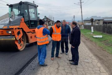 Flutur și primarul din Mălini au verificat lucrările de asfaltare