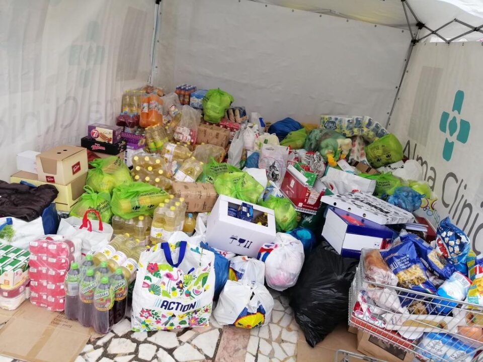 Două tone de alimente s-au adunat duminică, la Fălticeni, pentru oamenii nevoiași