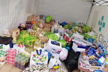 Două tone de alimente s-au adunat duminică, la Fălticeni, pentru oamenii nevoiași