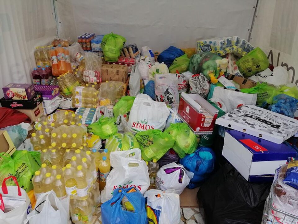 Două tone de alimente s-au adunat duminică, la Fălticeni, pentru oamenii nevoiași