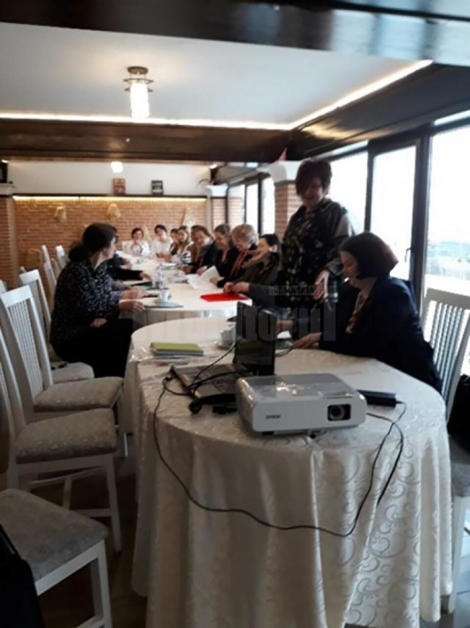 70 de cadre didactice, prezente la o sesiune de comunicări, la Grădinița ,,Stejărelul” Cajvana 70 de cadre didactice, prezente la o sesiune de comunicări, la Grădinița ,,Stejărelul” Cajvana