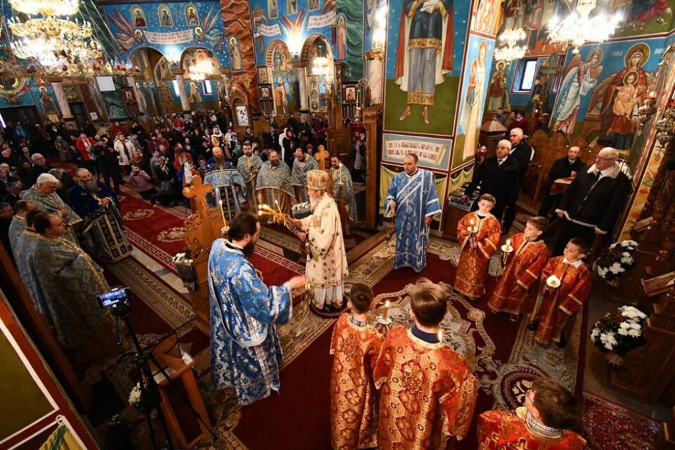 Liturghie arhierească la catedrala din Gura Humorului