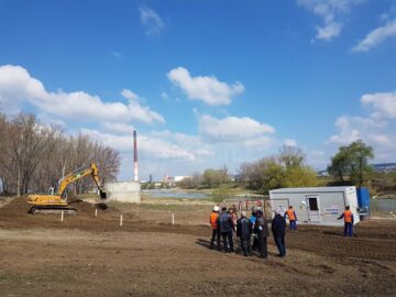 Lucrările de realizare a unui nou pod peste apa Sucevei, demarate luni