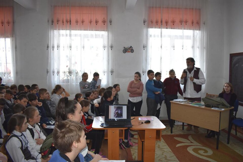 Ziua mondială a artei și Atelierele PIM, la Școala Gimnazială Corocăiești