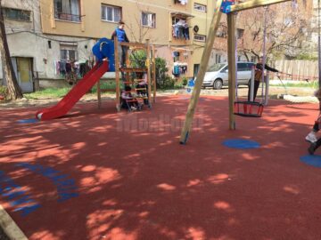 Opt locuri de joacă modernizate au fost date în folosință în Suceava