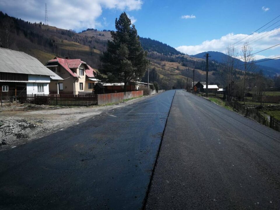 Așternerea stratului de binder pe DN 18, Botoș