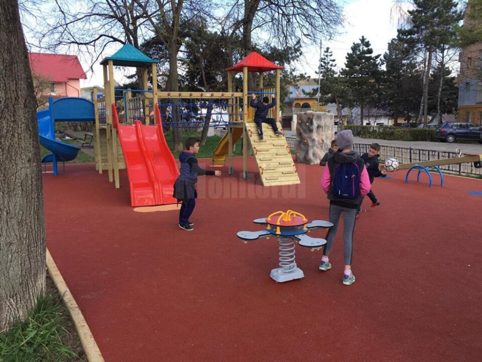 Loc de joacă modernizat în primăvara acestui an