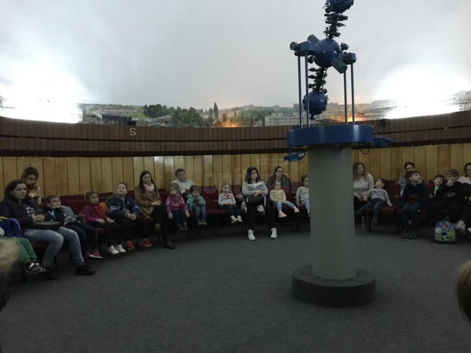Preșcolarii de la Grădinița Nr. 8 Suceava, în vizită la ISU, la Observatorul Astronomic și muzeele sucevene