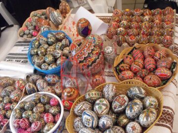 50 de meșteri populari, prezenți la „Târgul de Paști” de la Gura Humorului