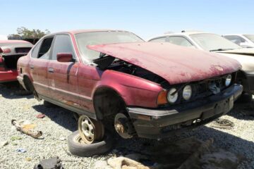 Amendat pentru poluarea mediului, într-un spațiu de dezmembrări auto din Udești Amendat pentru poluarea mediului, într-un spațiu de dezmembrări auto din Udești