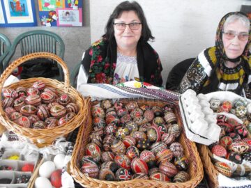 50 de meșteri populari, prezenți la „Târgul de Paști” de la Gura Humorului