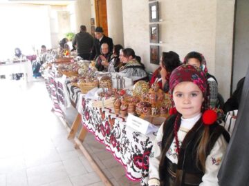 50 de meșteri populari, prezenți la „Târgul de Paști” de la Gura Humorului