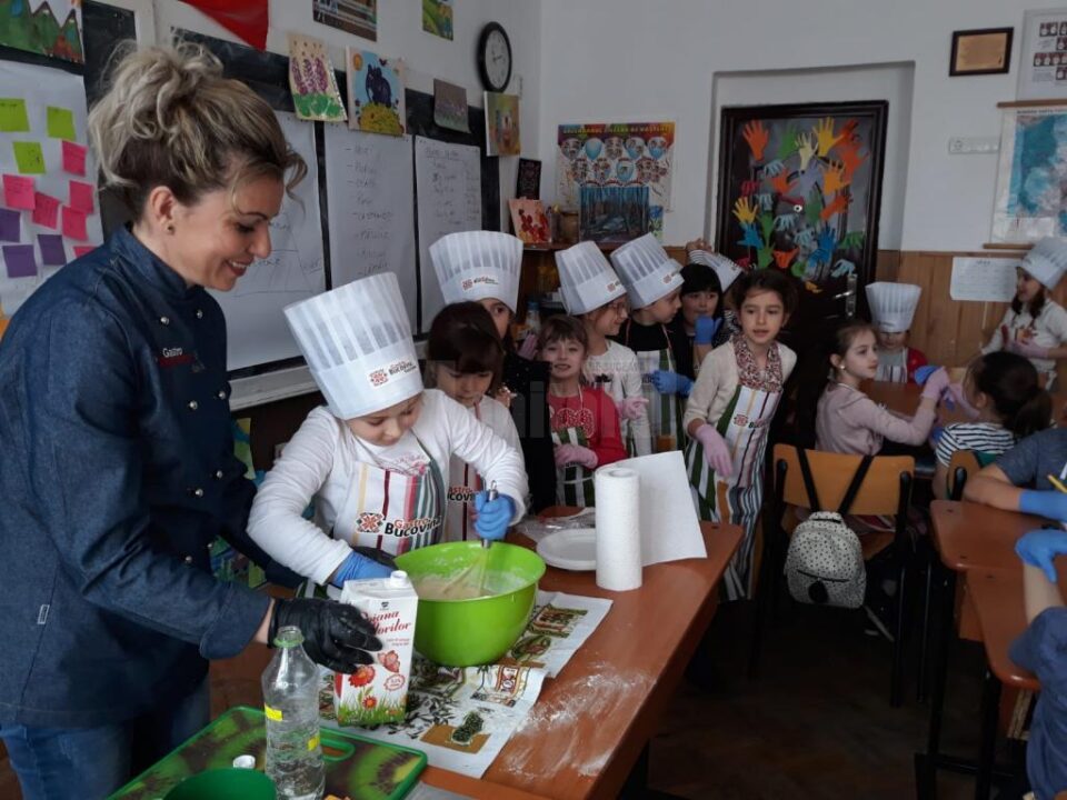 Curs de gătit, la Școala Nr. 3 Suceava