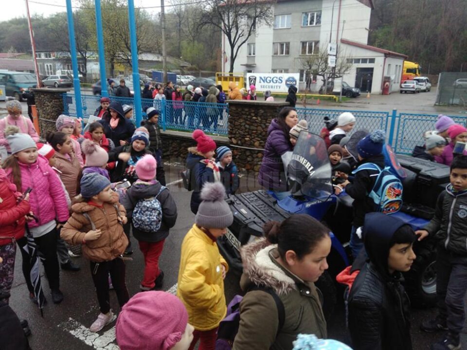 500 de elevi au fost oaspeții jandarmilor