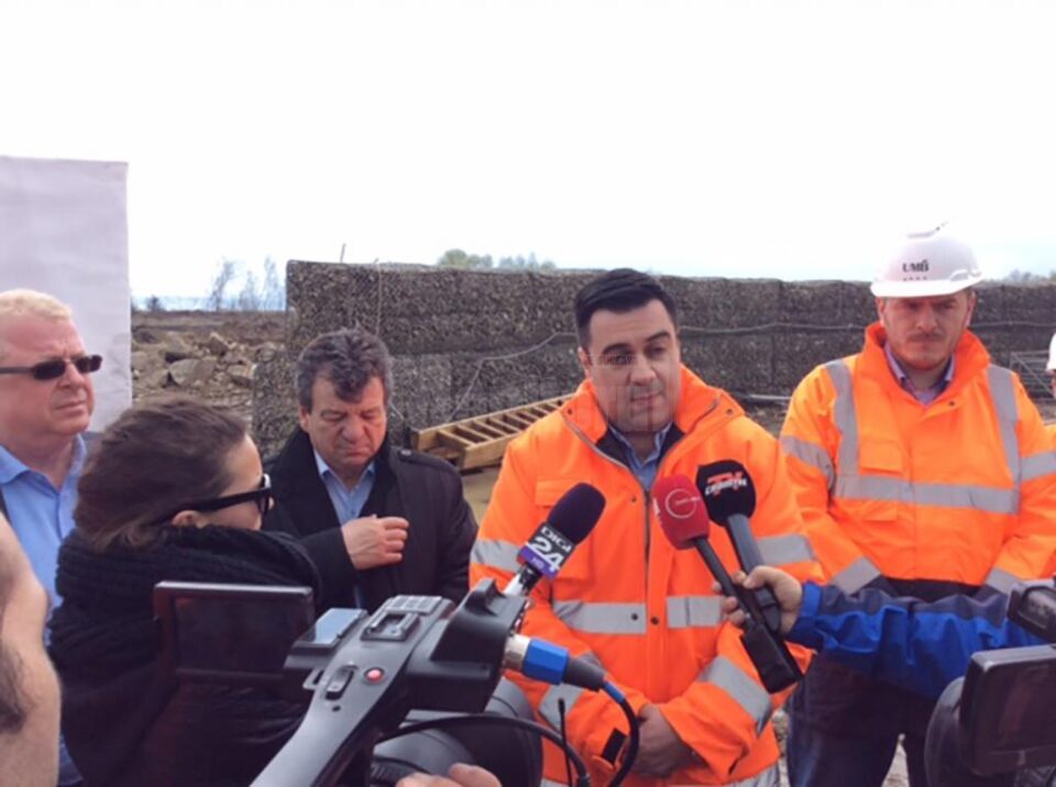 Ministrul Transporturilor, Răzvan Cuc, a verificat stadiul de execuție al lucrărilor la obiectivul „Centura municipiului Rădăuți” Ministrul Transporturilor, Răzvan Cuc, a verificat stadiul de execuție al lucrărilor la obiectivul „Centura municipiului Rădăuți”