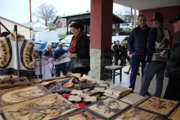 Tradiție și voie bună la prima ediție a Târgului de „Cămeși” din Sf. Ilie