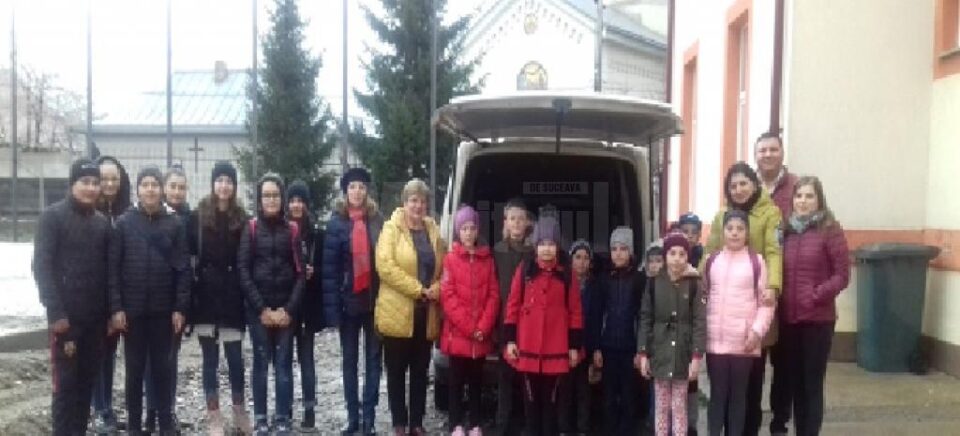 Amplă acțiune de voluntariat, “Bucuria Sărbătorilor Pascale”, la Școala Gimnazială Stroiești