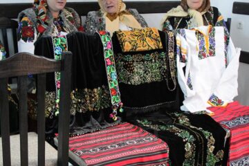 Târgul de „Cămeși” de la Sf. Ilie, un bun prilej de promovare a tradițiilor, păstrate încă de multe gospodine din sat