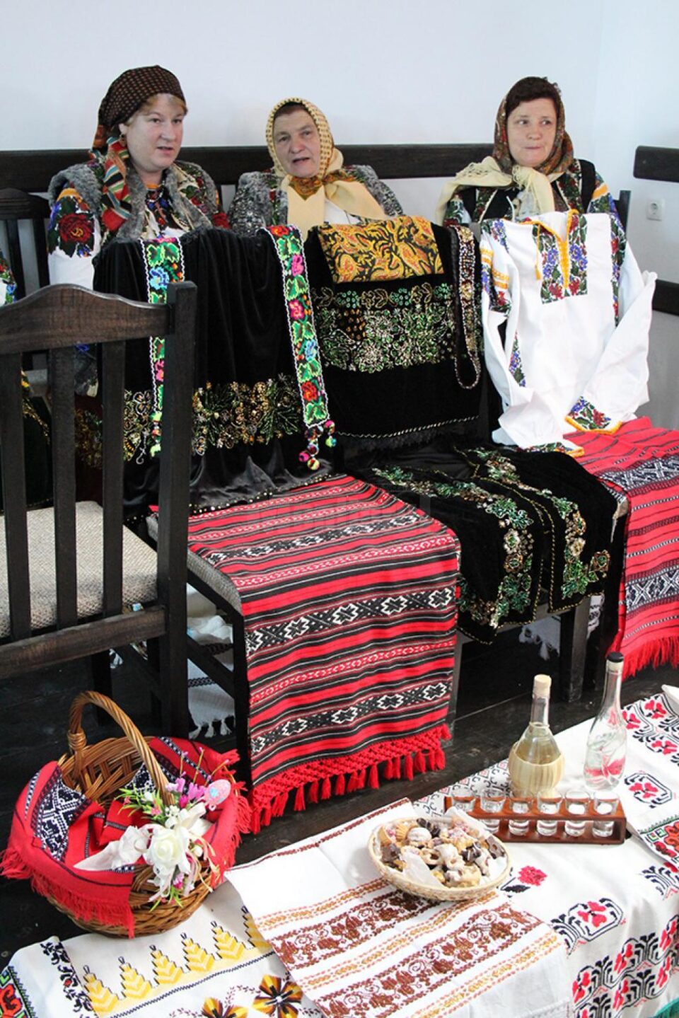 Târgul de „Cămeși” de la Sf. Ilie, un bun prilej de promovare a tradițiilor, păstrate încă de multe gospodine din sat