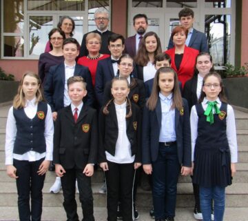 Echipa de olimpici de la Școala "Miron Costin"