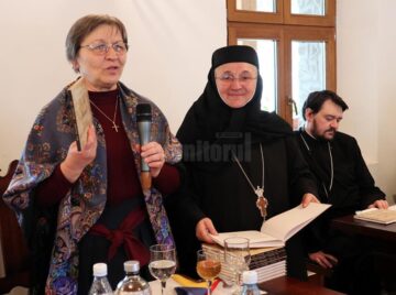 „Poeziile Măicuței”, volum lansat în Duminica Floriilor, la Mănăstirea Voroneț