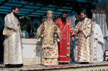 Sute de credincioși din țară, din Ucraina și Republica Moldova, la hramul Mănăstirii Voroneț