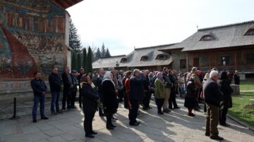 Sute de credincioși din țară, din Ucraina și Republica Moldova, la hramul Mănăstirii Voroneț
