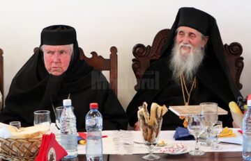 „Poeziile Măicuței”, volum lansat în Duminica Floriilor, la Mănăstirea Voroneț